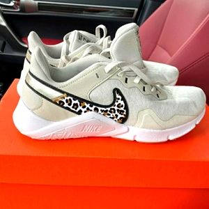 Brand new nike shoes